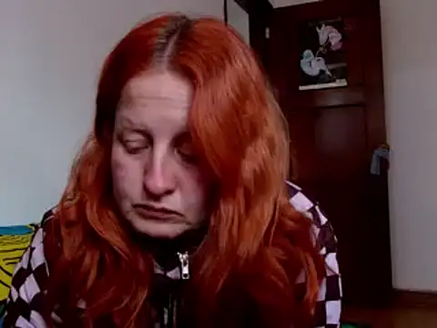 Snapshot of ViioletaMora chatting on 10.02.25 ViioletaMora online show from 10.02.25