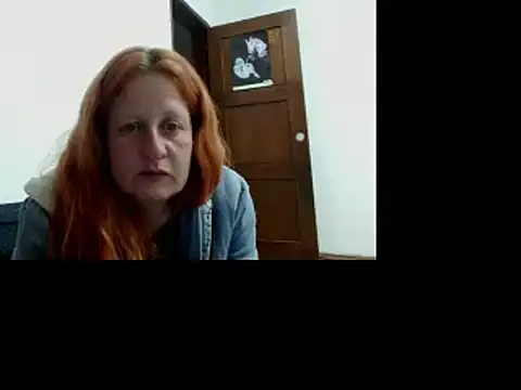 Snapshot of ViioletaMora chatting on 10.09.25 ViioletaMora online show from 10.09.25