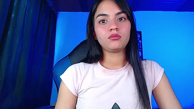 Snapshot of Ariel_Zeo1 chatting on 12.11.24 Ariel Zeo1 online show from 12.11.24