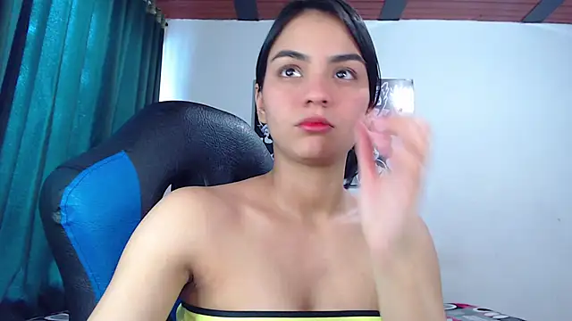 Snapshot of Ariel_Zeo1 chatting on 12.13.24 Ariel Zeo1 online show from 12.13.24