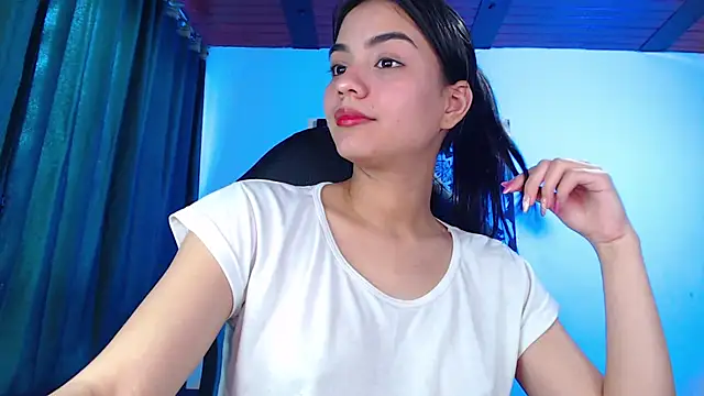 Snapshot of Ariel_Zeo1 chatting on 12.17.24 Ariel Zeo1 online show from 12.17.24
