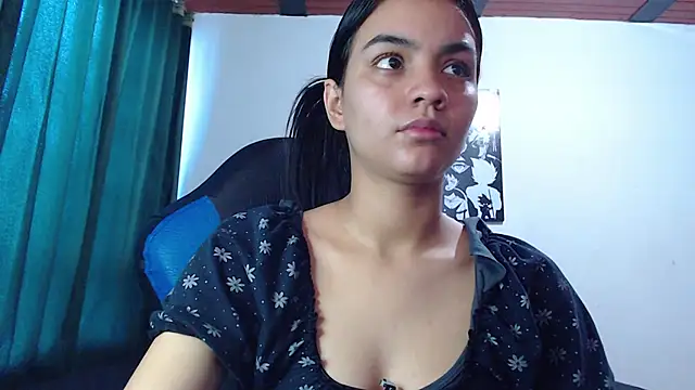 Snapshot of Ariel_Zeo1 chatting on 01.21.25 Ariel Zeo1 online show from 01.21.25