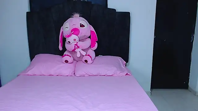 Ariel Zeo1 online show from 02.26.26