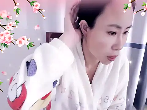 Snapshot of xiaoxuer chatting on 12.03.24 xiaoxuer online show from 12.03.24