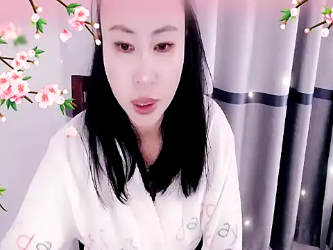 Snapshot of xiaoxuer chatting on 12.15.24 xiaoxuer online show from 12.15.24