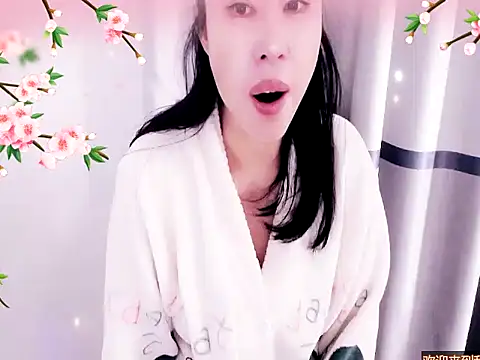 Snapshot of xiaoxuer chatting on 01.10.25 xiaoxuer online show from 01.10.25