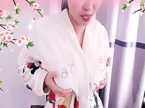 Snapshot of xiaoxuer chatting on 01.25.25 xiaoxuer online show from 01.25.25