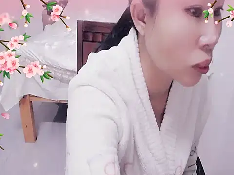 Snapshot of xiaoxuer chatting on 03.07.25 xiaoxuer online show from 03.07.25