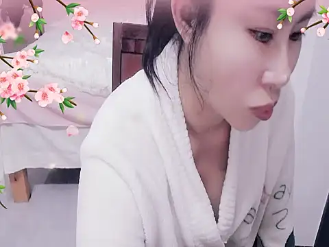 Snapshot of xiaoxuer chatting on 03.13.25 xiaoxuer online show from 03.13.25