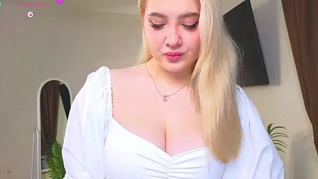 oliviabr0wn0 online show from 04.05.26