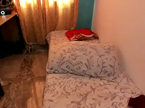 MonicaGarcia  online show from 01.07.25