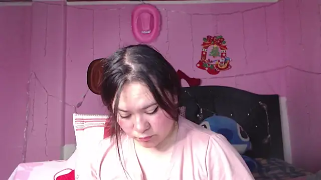 Snapshot of NikkiRous_ chatting on 02.15.25 NikkiRous online show from 02.15.25