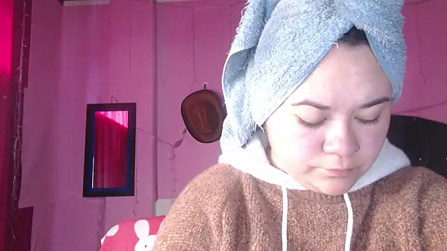 NikkiRous  online show from 10.25.25