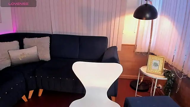 cami cruzz online show from 01.21.25