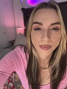 BrattyBae xo online show from 10.06.25