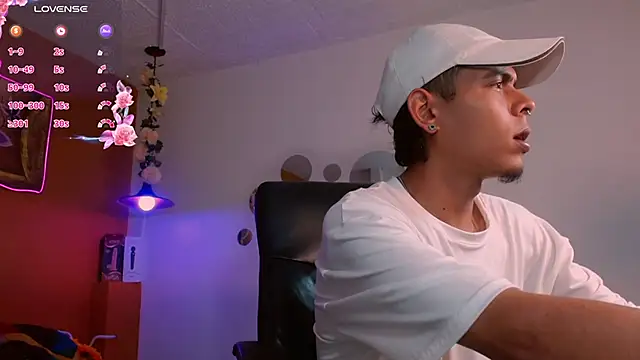 Snapshot of KokoAndRin chatting on 01.14.25 KokoAndRin online show from 01.14.25