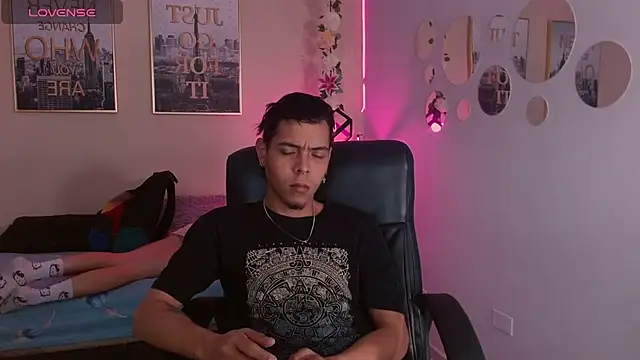 Snapshot of KokoAndRin chatting on 01.23.25 KokoAndRin online show from 01.23.25