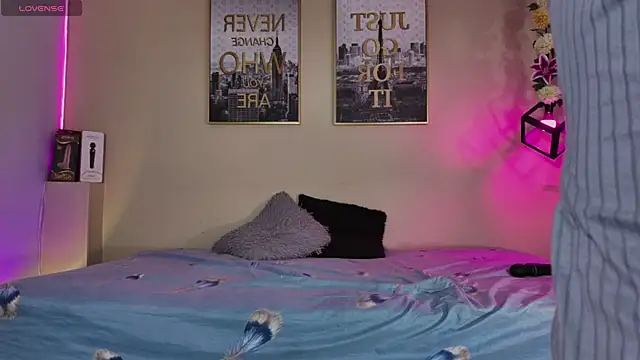 Snapshot of KokoAndRin chatting on 02.04.25 KokoAndRin online show from 02.04.25