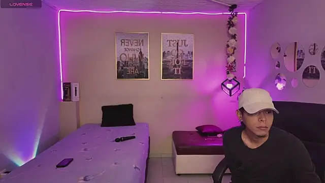 Snapshot of KokoAndRin chatting on 02.09.25 KokoAndRin online show from 02.09.25