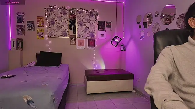 Snapshot of KokoAndRin chatting on 02.11.25 KokoAndRin online show from 02.11.25