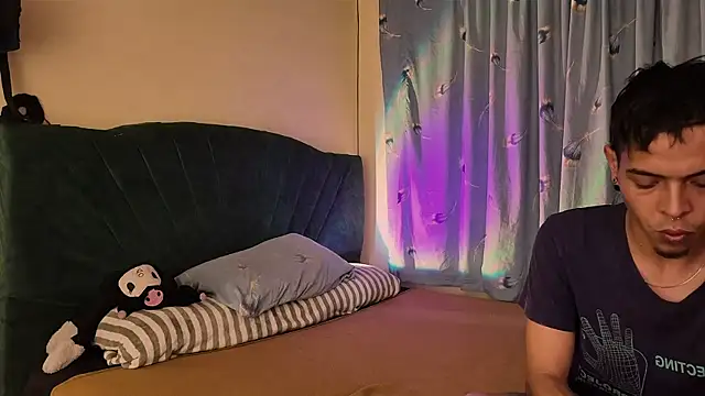 Snapshot of KokoAndRin chatting on 03.20.25 KokoAndRin online show from 03.20.25