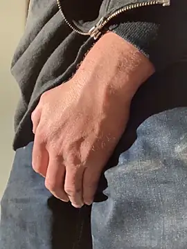 BIGWHITECOCKDOC36 online show from 02.03.25