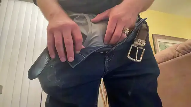 BIGWHITECOCKDOC36 online show from 09.25.25