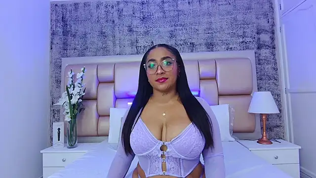 Snapshot of KateVenegas chatting on 01.17.25 KateVenegas online show from 01.17.25