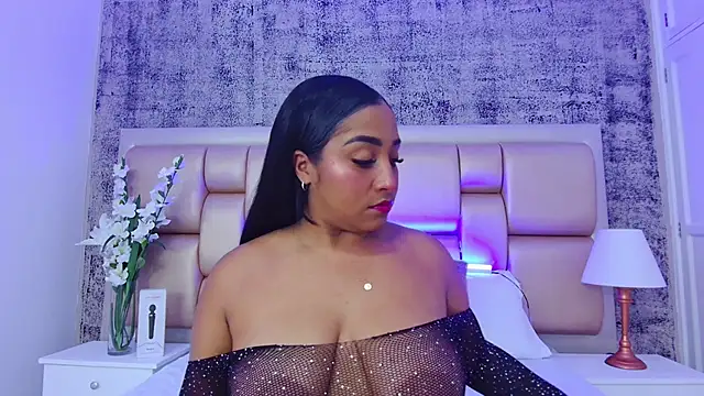Snapshot of KateVenegas chatting on 01.26.25 KateVenegas online show from 01.26.25