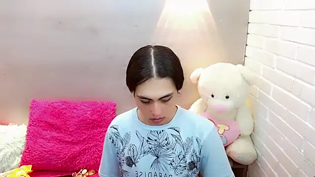 Daniela Pink  online show from 10.04.25