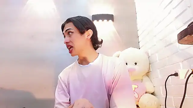 Daniela Pink  online show from 10.17.25