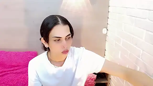 Daniela Pink  online show from 10.30.25