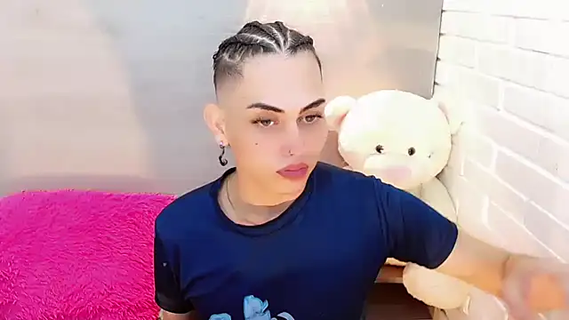 Daniela Pink  online show from 11.20.25