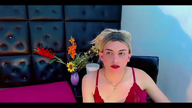 Daniela Pink  online show from 02.10.26