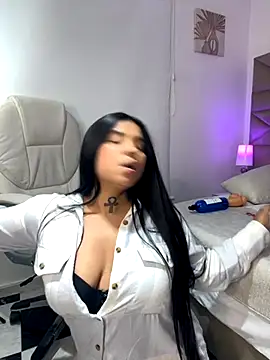Snapshot of Bianca__69 chatting on 09.13.25 Bianca 69 online show from 09.13.25