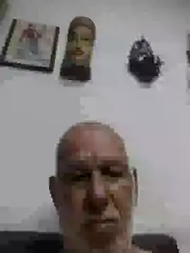 Snapshot of FabiQuilmes chatting on 12.22.24 FabiQuilmes online show from 12.22.24