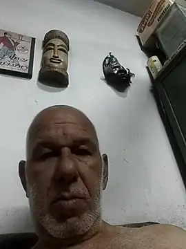Snapshot of FabiQuilmes chatting on 02.22.25 FabiQuilmes online show from 02.22.25