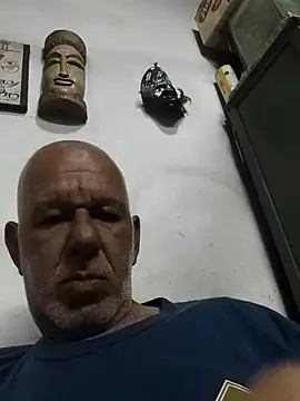 Snapshot of FabiQuilmes chatting on 10.04.25 FabiQuilmes online show from 10.04.25