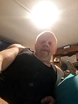 Snapshot of MagicAdmiralty5 chatting on 11.02.25 MagicAdmiralty5 online show from 11.02.25