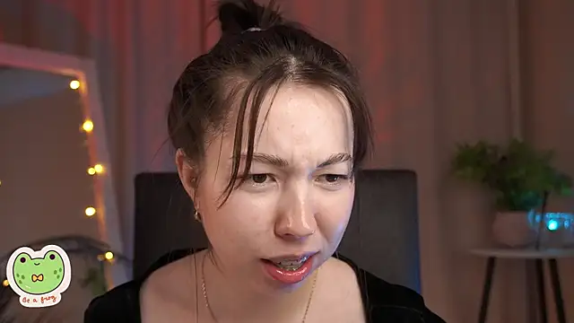 Sarah Son online show from 01.26.25