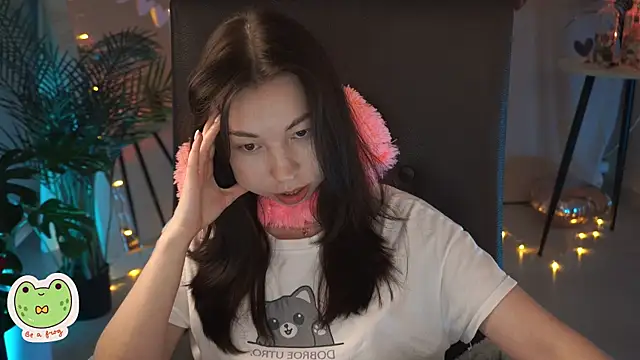 Sarah Son online show from 02.16.25