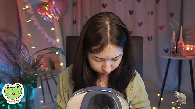 Sarah Son online show from 02.18.25