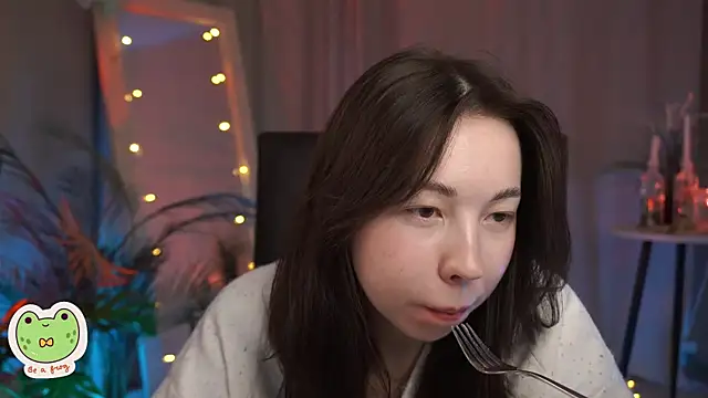 Sarah Son online show from 02.22.25