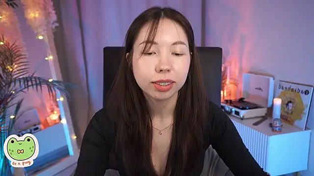 Sarah Son online show from 02.27.25