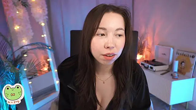 Sarah Son online show from 02.28.25