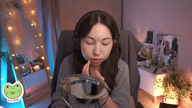 Sarah Son online show from 03.14.25