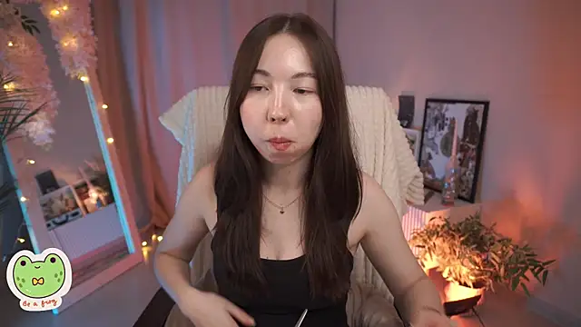 Sarah Son online show from 03.18.25