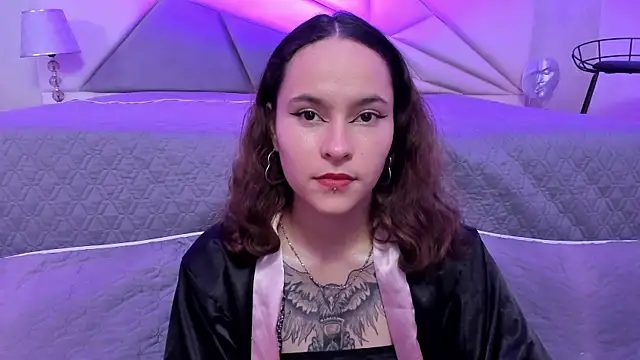 AnnyThompson  online show from 01.11.25