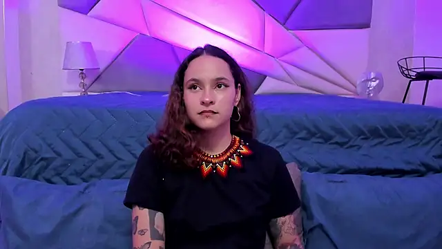 AnnyThompson  online show from 01.18.25