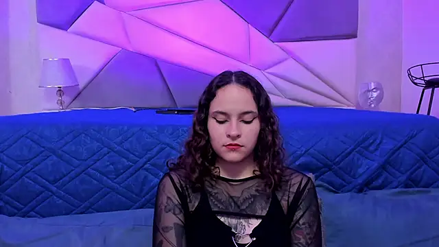 AnnyThompson  online show from 01.22.25